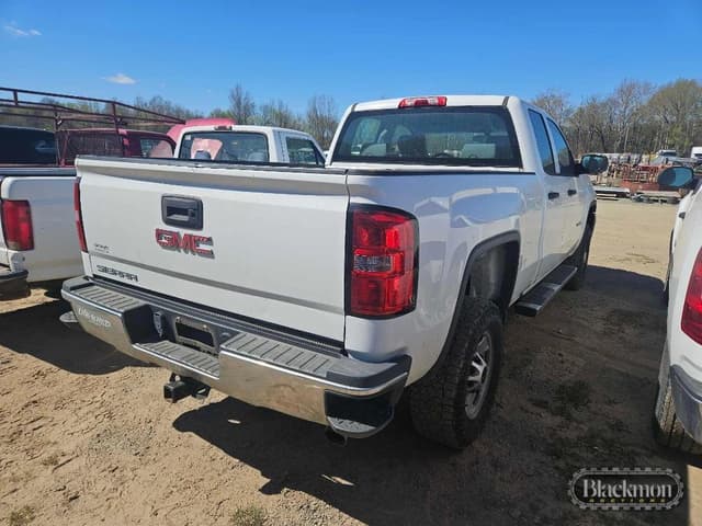 Image of GMC 2500HD equipment image 1