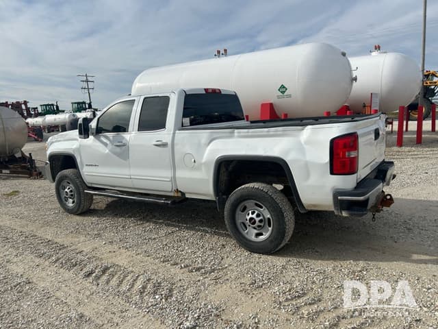 Image of GMC 2500HD equipment image 3