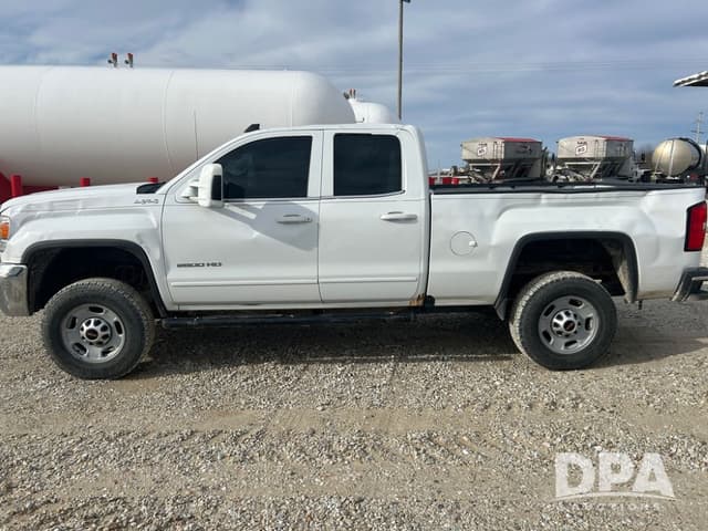 Image of GMC 2500HD equipment image 2