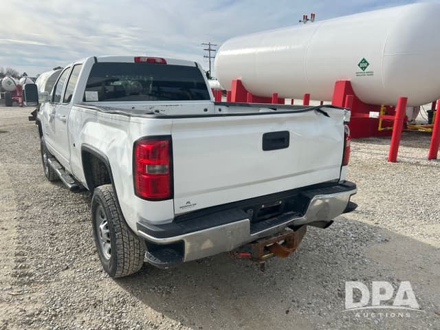 Image of GMC 2500HD equipment image 4