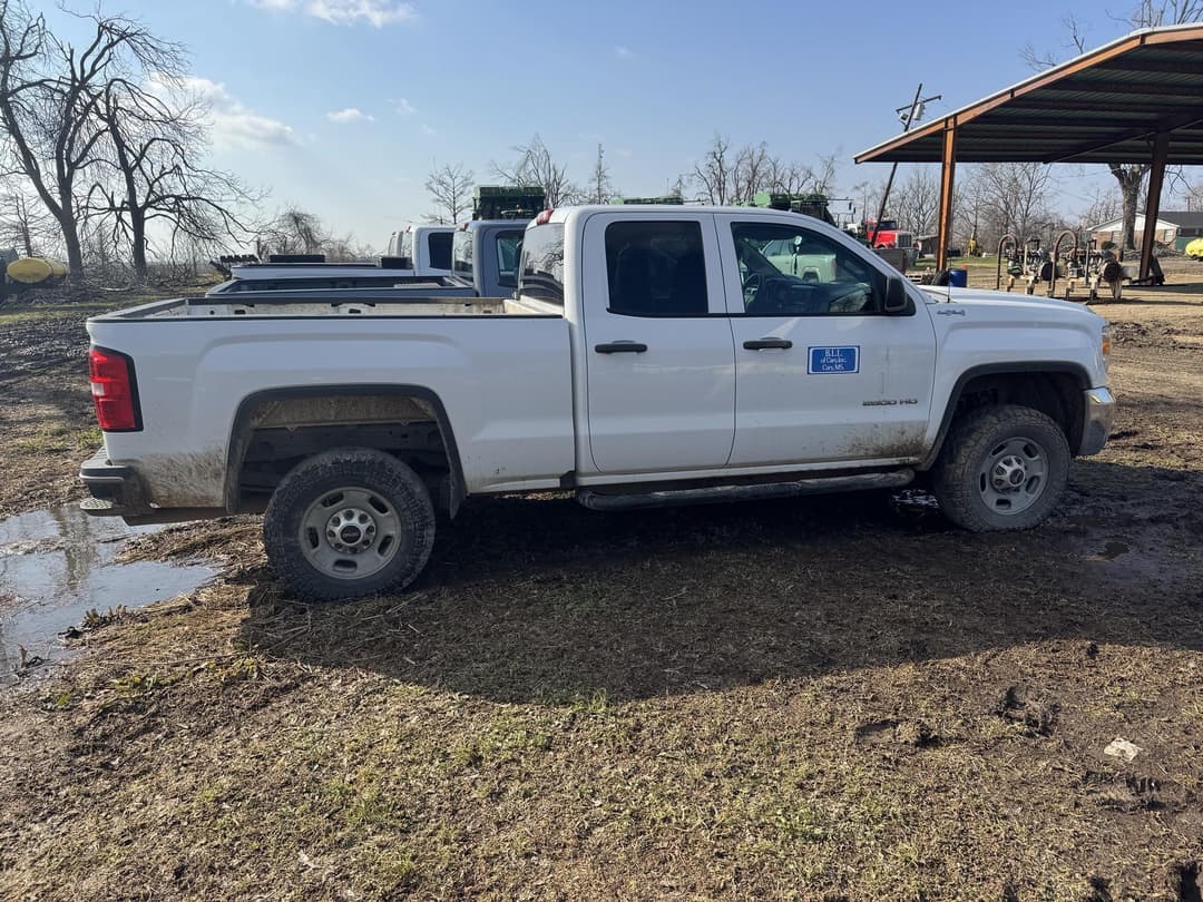 Image of GMC 2500HD Image 1