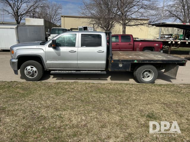 Image of GMC 3500HD equipment image 2