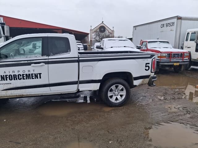 Image of GMC Canyon equipment image 4