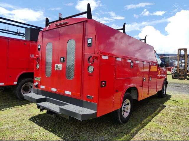 Image of GMC Savana G3500 equipment image 2