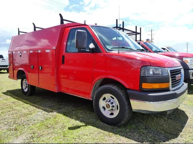 Image of GMC Savana G3500 equipment image 1