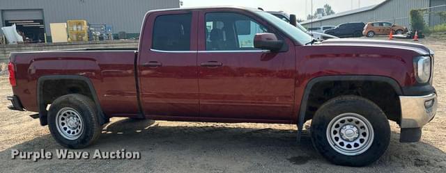 Image of GMC Sierra 1500 equipment image 3