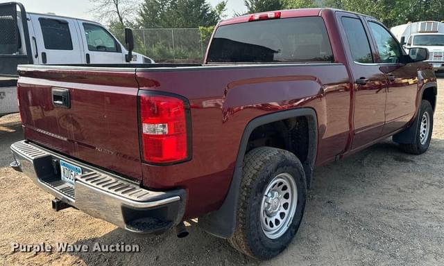 Image of GMC Sierra 1500 equipment image 4