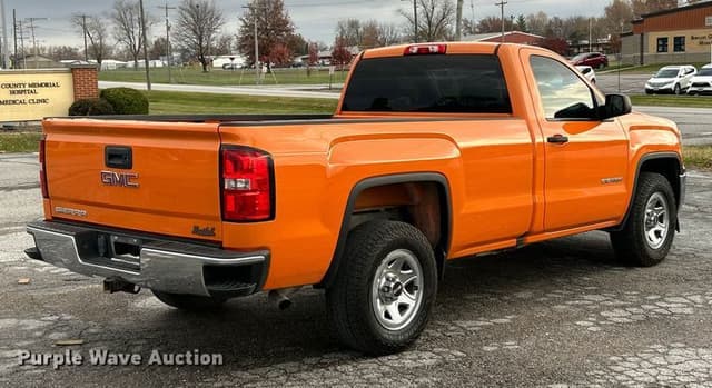 Image of GMC Sierra 1500 equipment image 4