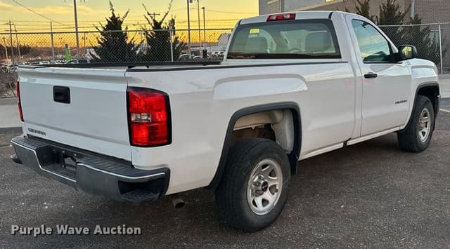 Image of GMC Sierra 1500 equipment image 4