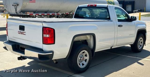 Image of GMC Sierra 1500 equipment image 4