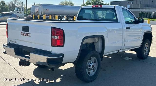 Image of GMC 2500HD equipment image 4