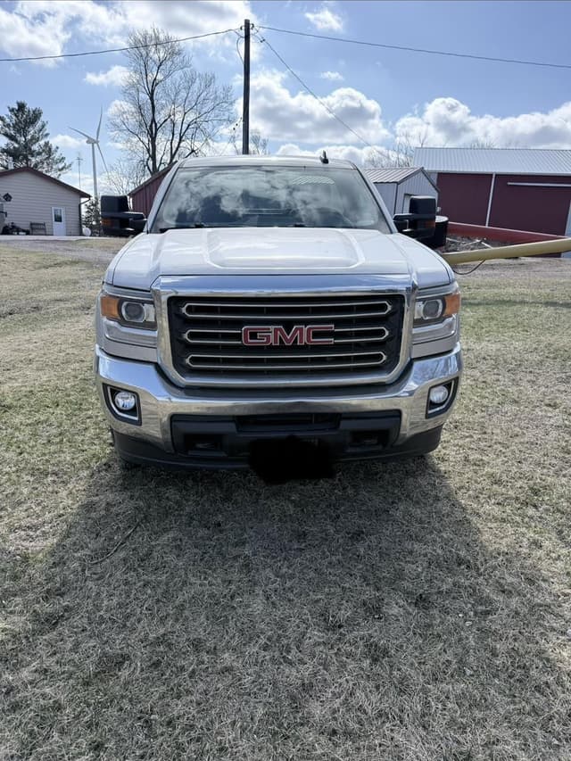 Image of GMC 2500HD equipment image 3