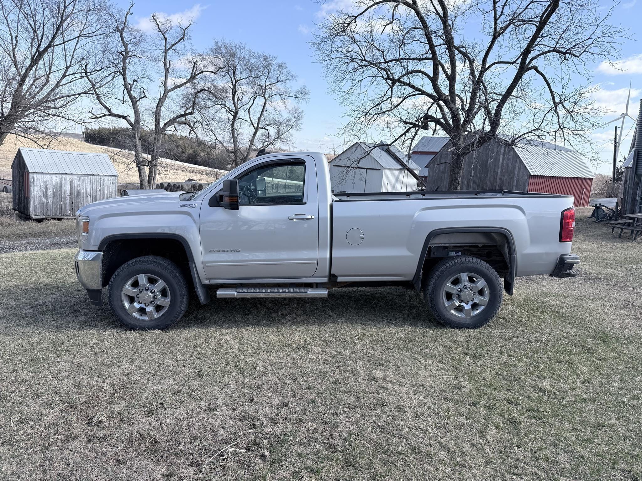 2016 GMC 2500HD Equipment Image0