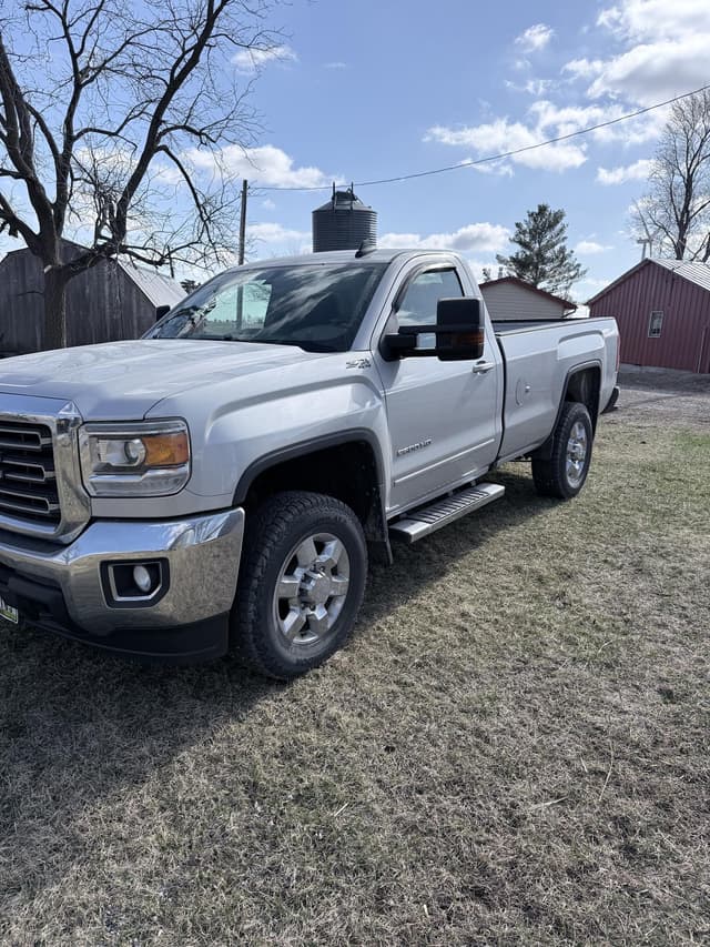 Image of GMC 2500HD equipment image 1