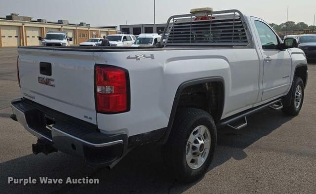 Image of GMC 2500HD equipment image 4
