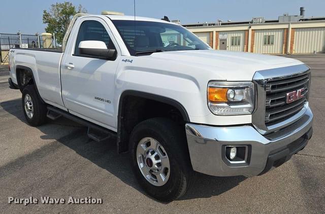 Image of GMC 2500HD equipment image 2