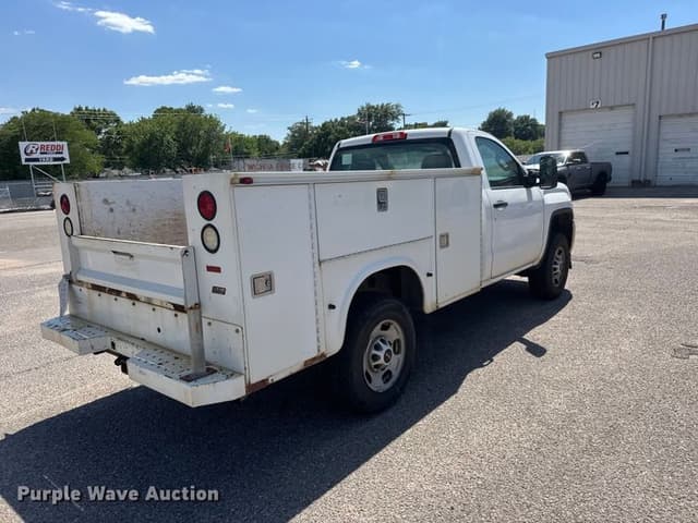 Image of GMC 2500HD equipment image 4