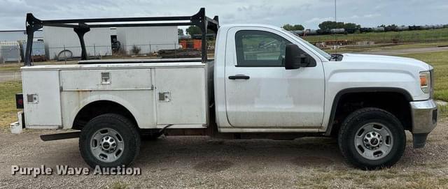 Image of GMC 2500HD equipment image 3