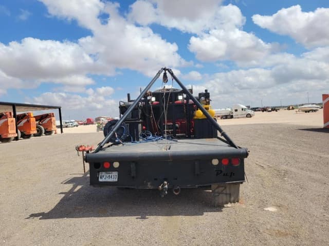 Image of GMC 3500HD equipment image 3
