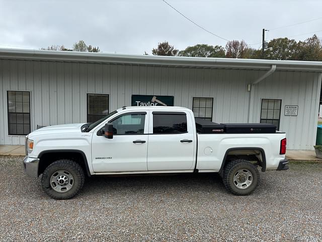 Image of GMC Sierra equipment image 2