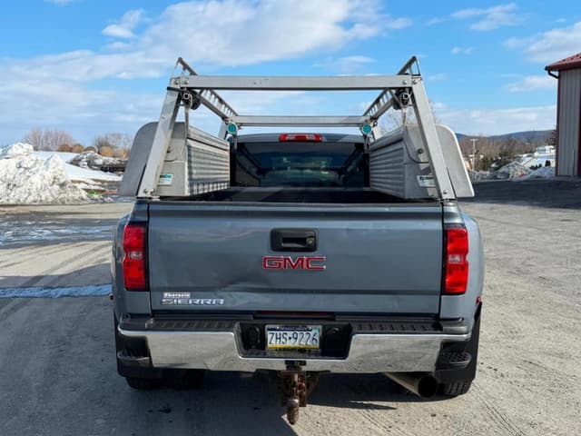 Image of GMC Sierra equipment image 4