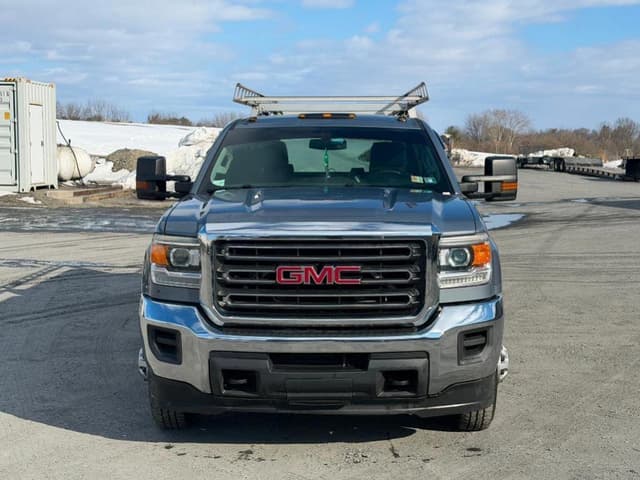 Image of GMC Sierra equipment image 3