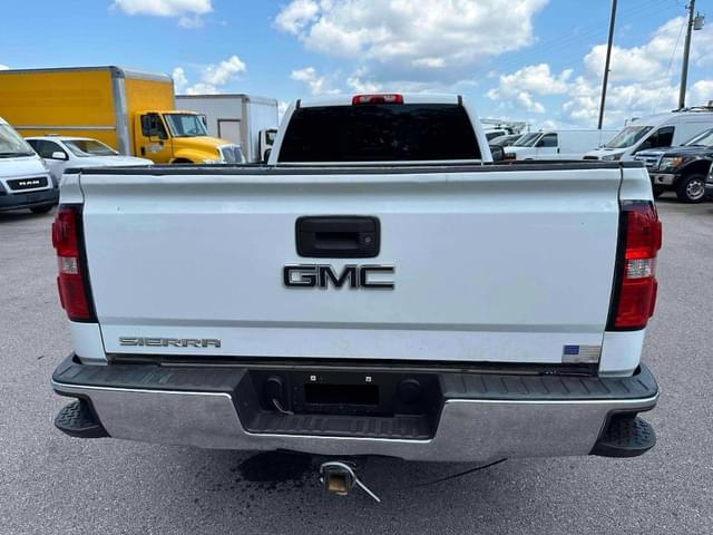 Image of GMC Sierra equipment image 3