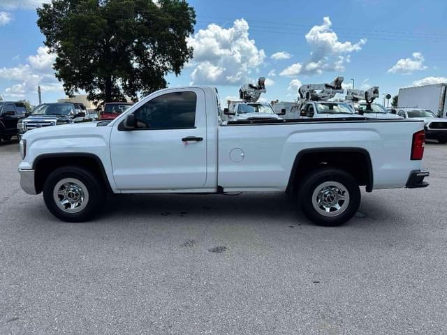 Image of GMC Sierra equipment image 1