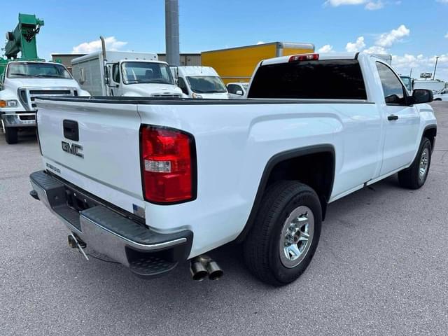 Image of GMC Sierra equipment image 4