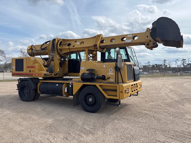 Image of Gradall XL3100 IV equipment image 2