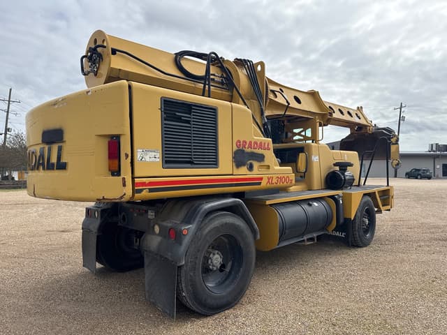 Image of Gradall XL3100 IV equipment image 2
