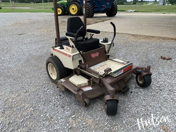 2016 Grasshopper 225V Equipment Image0