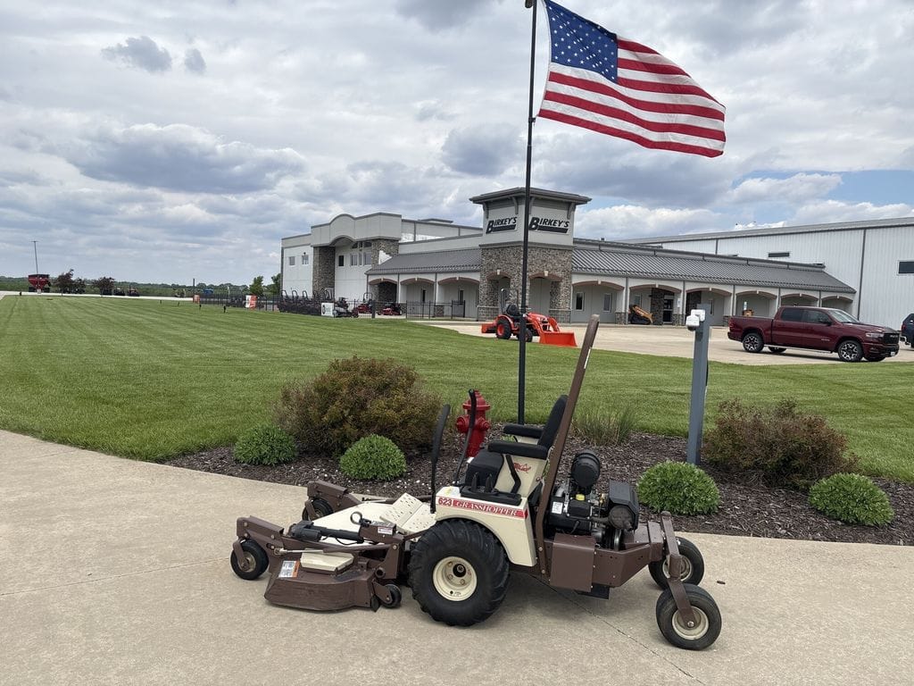 2016 Grasshopper 623T Equipment Image0