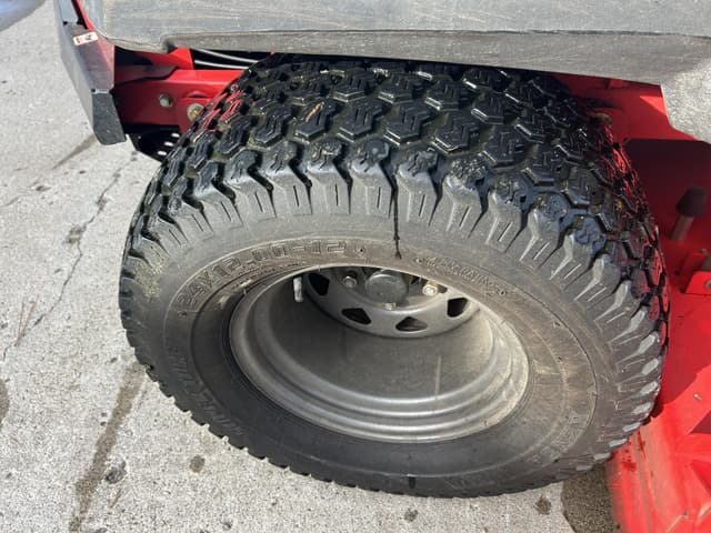 Image of Gravely Pro-Turn 260 equipment image 4