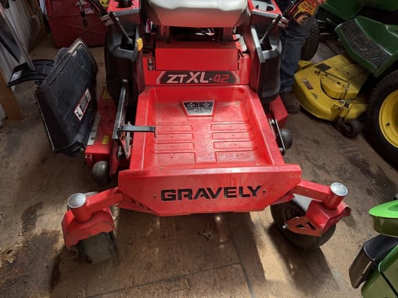 Image of Gravely ZTXL-42 equipment image 3