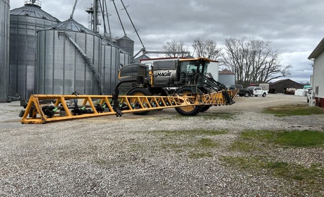 Image of Hagie STS12 equipment image 1