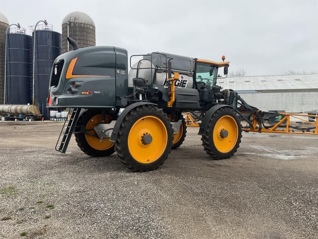 Image of Hagie STS12 equipment image 4