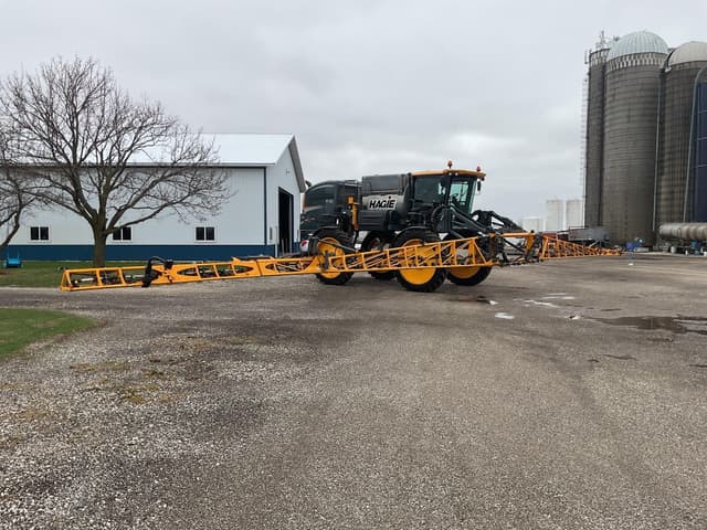 Image of Hagie STS12 equipment image 2