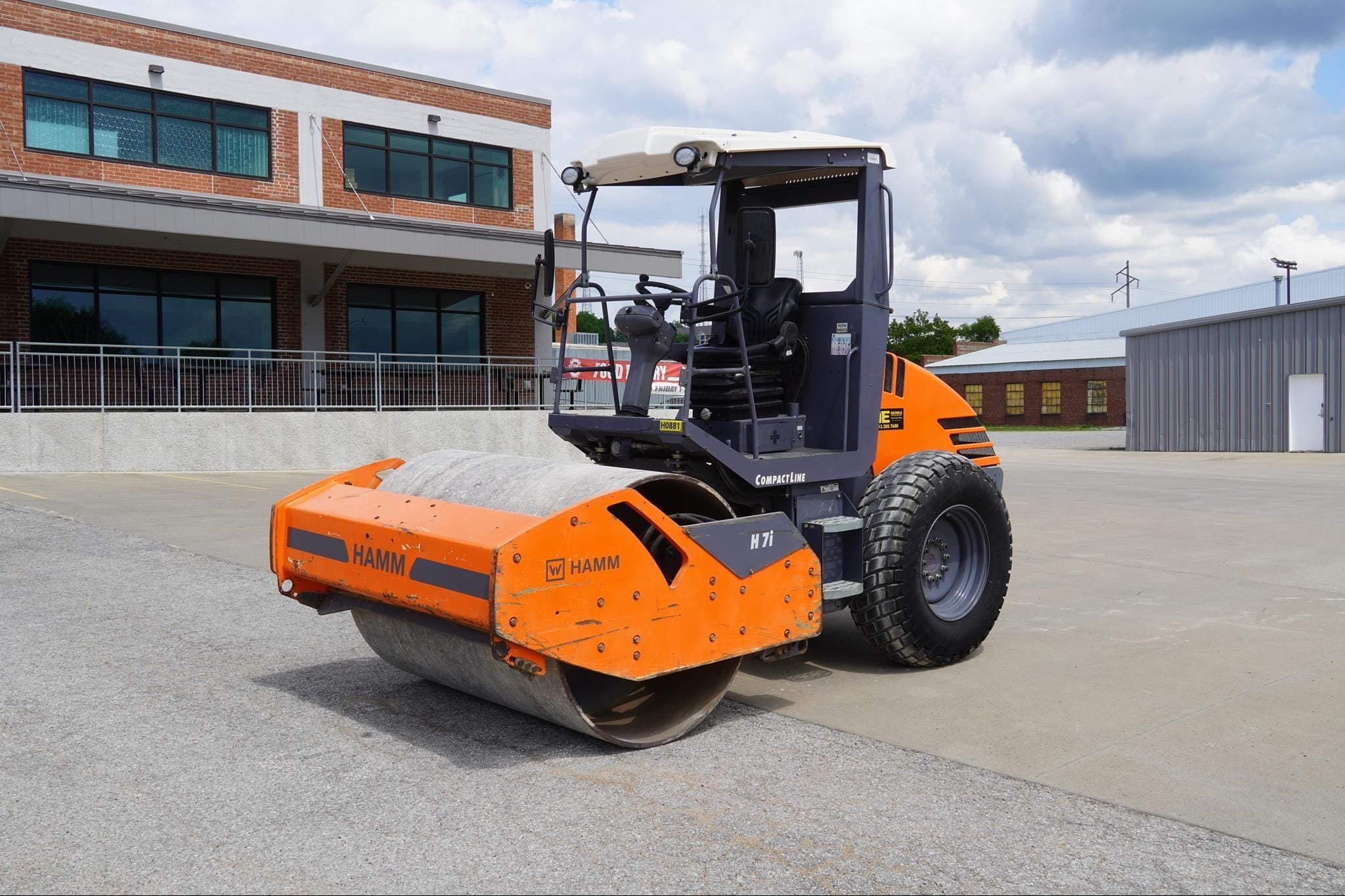 2016 Hamm H7i Equipment Image0