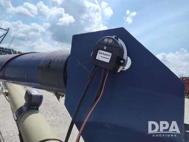 Image of Harvest International H13114XT equipment image 4