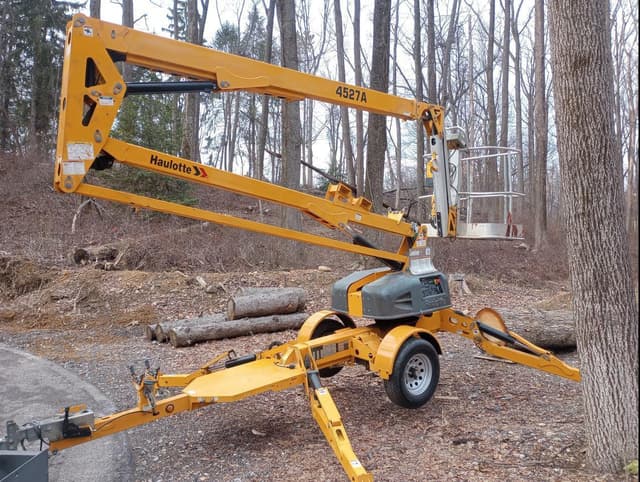 Image of Haulotte 4527A equipment image 3