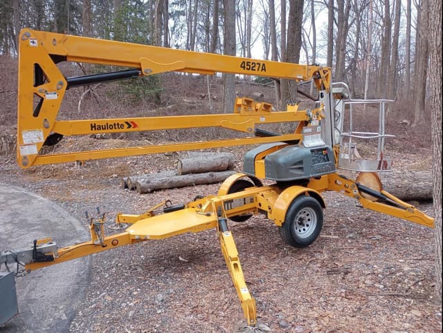 Image of Haulotte 4527A equipment image 2