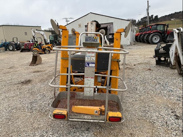 Image of Haulotte 4527A equipment image 3