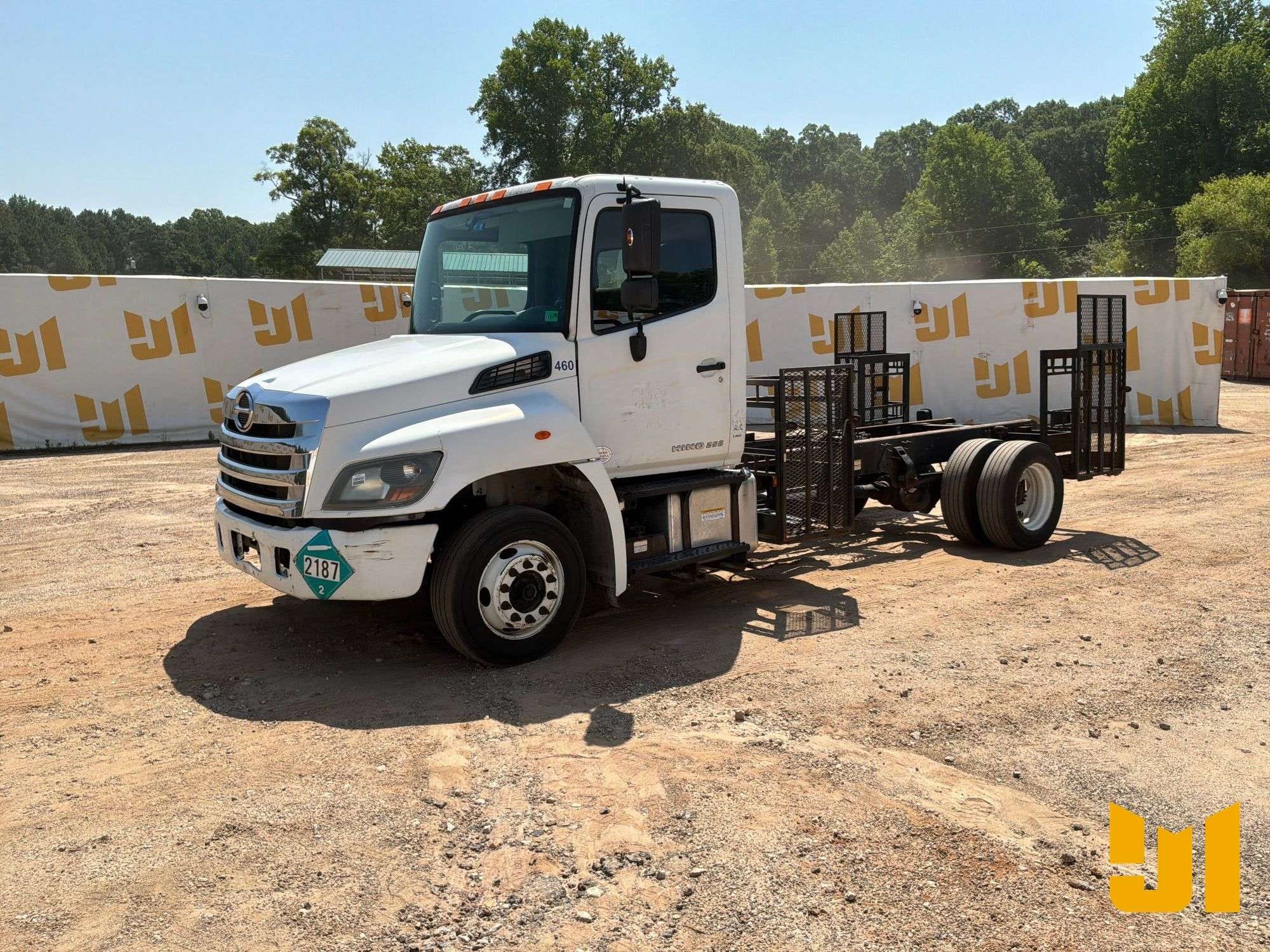2016 Hino 258 Equipment Image0