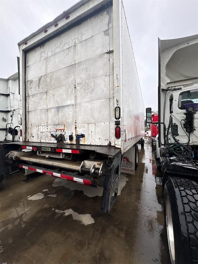 Image of Hino 268 equipment image 4