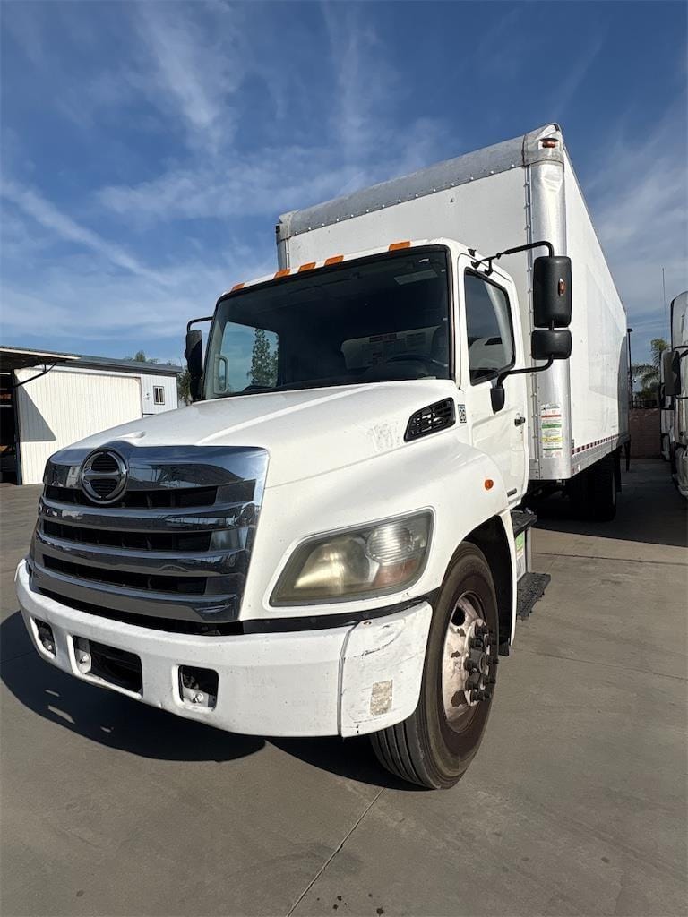 2016 Hino 268 Equipment Image0