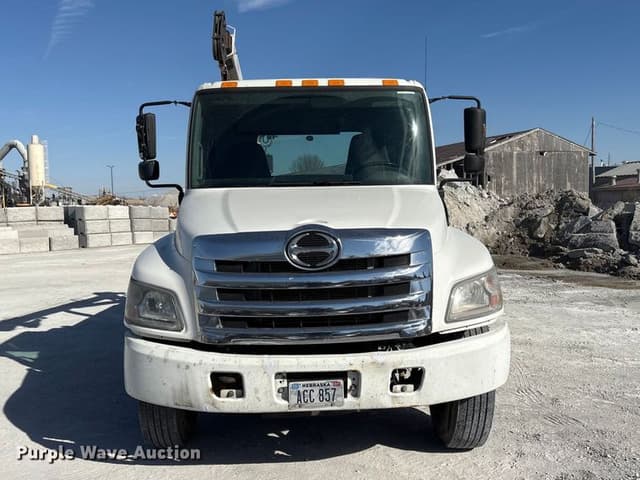 Image of Hino 268 equipment image 1
