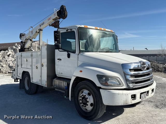 Image of Hino 268 equipment image 2