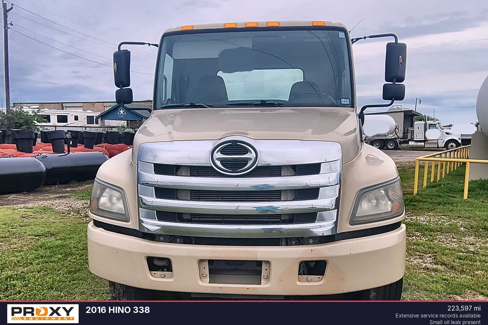 2016 Hino 338 Equipment Image0