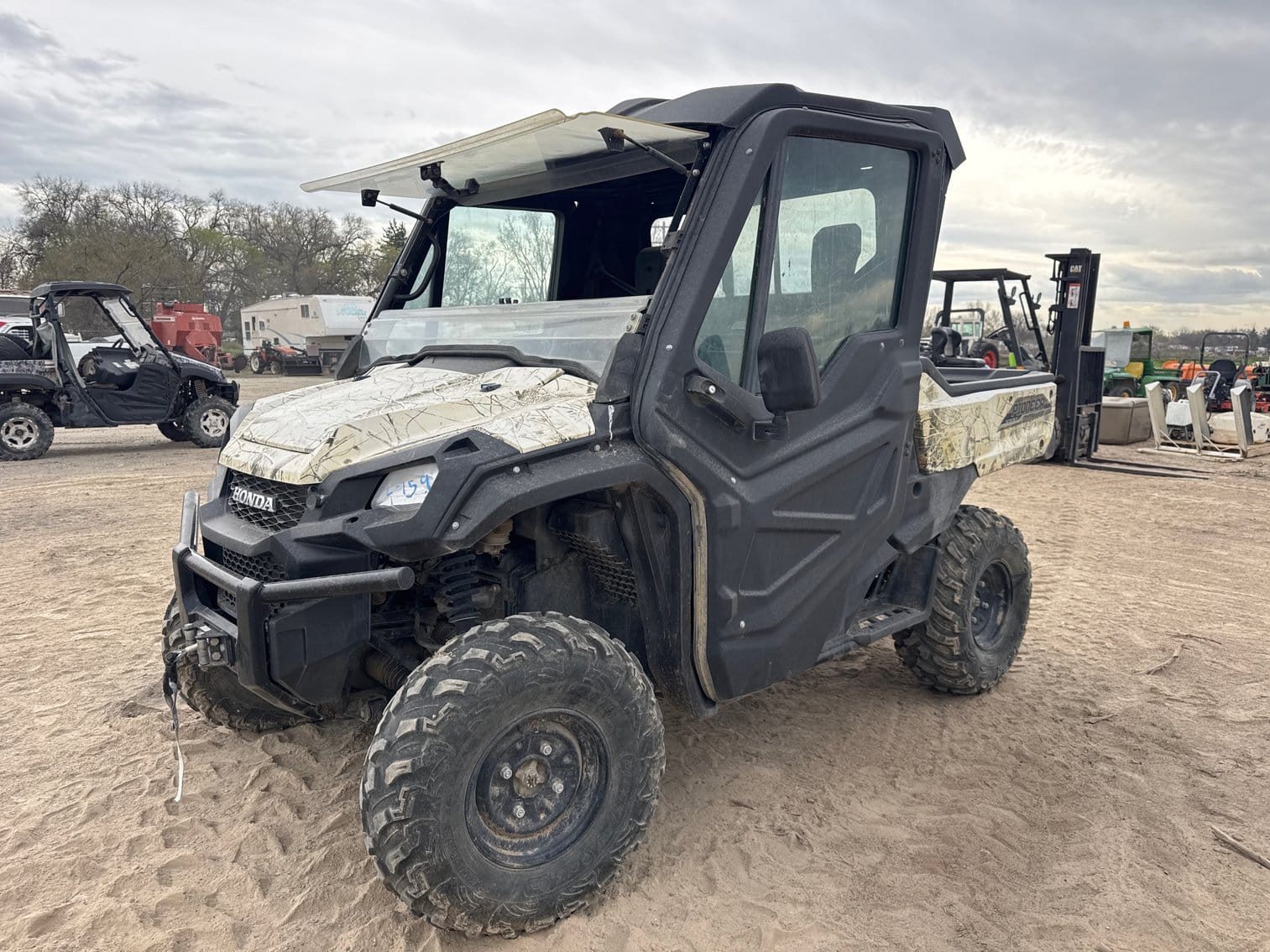 2016 Honda Pioneer 1000 Equipment Image0